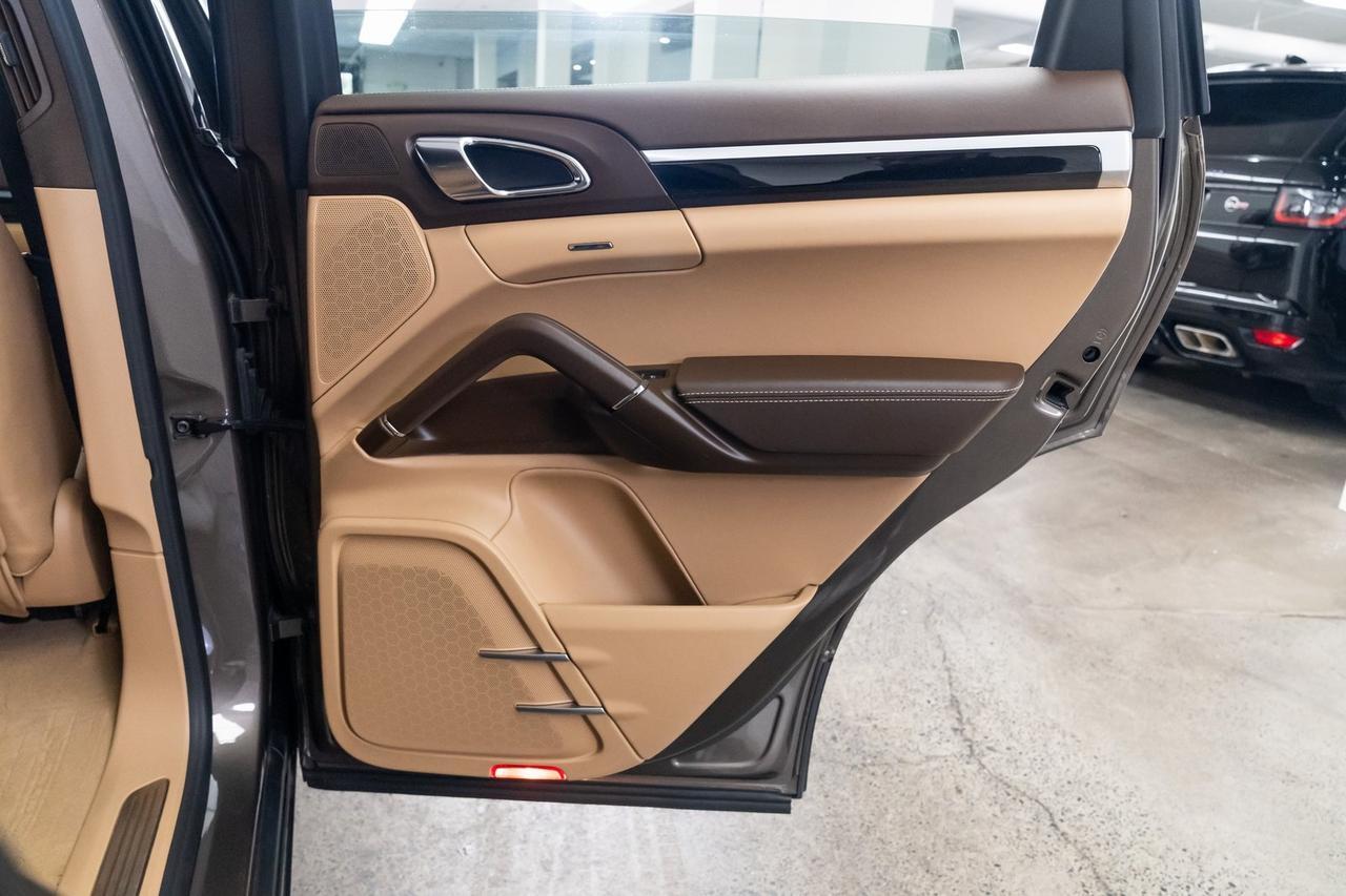 2016 Porsche Cayenne Base Heated Seats Back-Up Camera Moonroof Portland OR