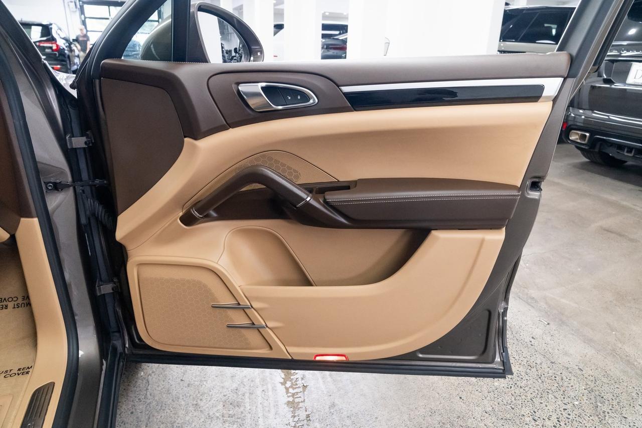 2016 Porsche Cayenne Base Heated Seats Back-Up Camera Moonroof Portland OR