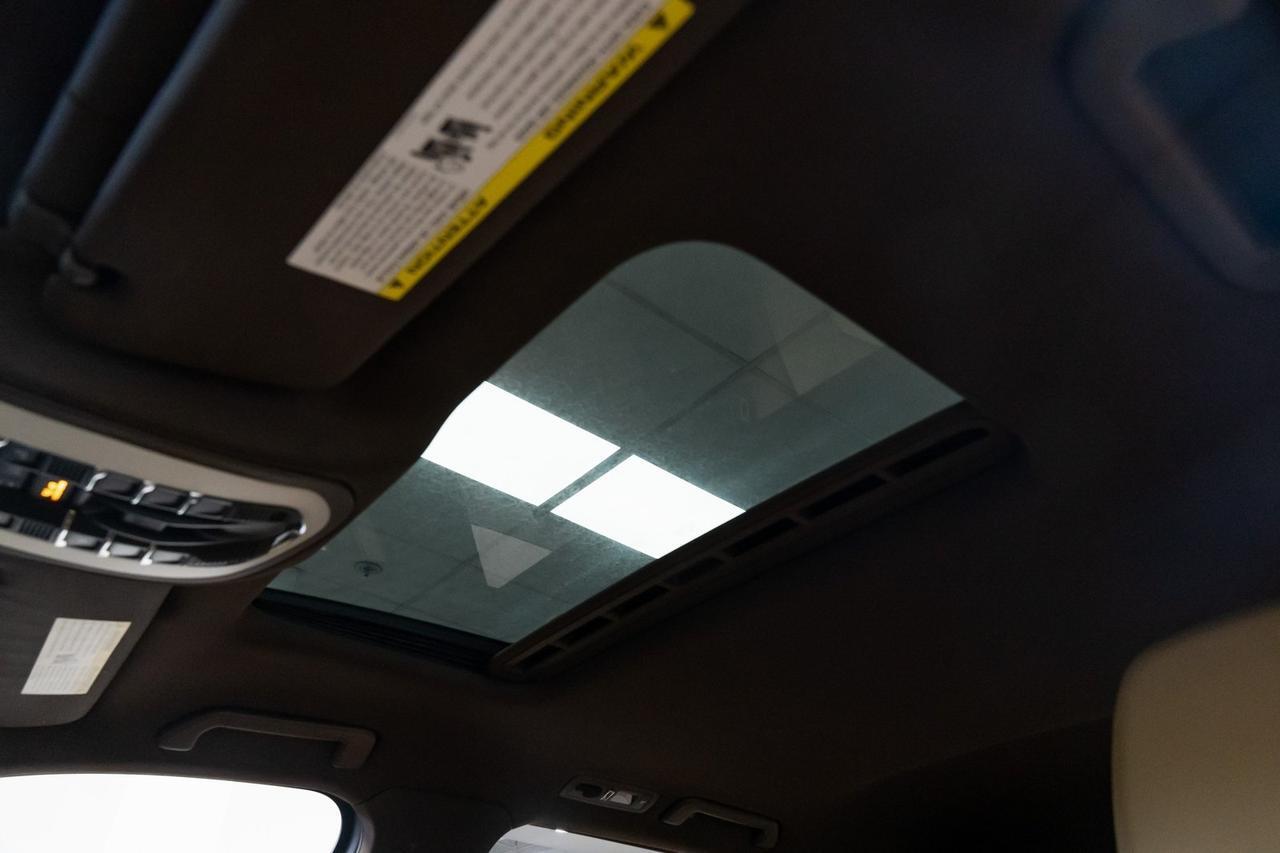 2016 Porsche Cayenne Base Heated Seats Back-Up Camera Moonroof Portland OR