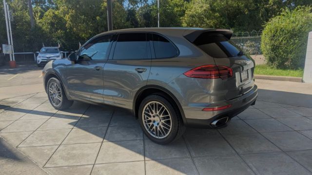 2016 Porsche Cayenne Base