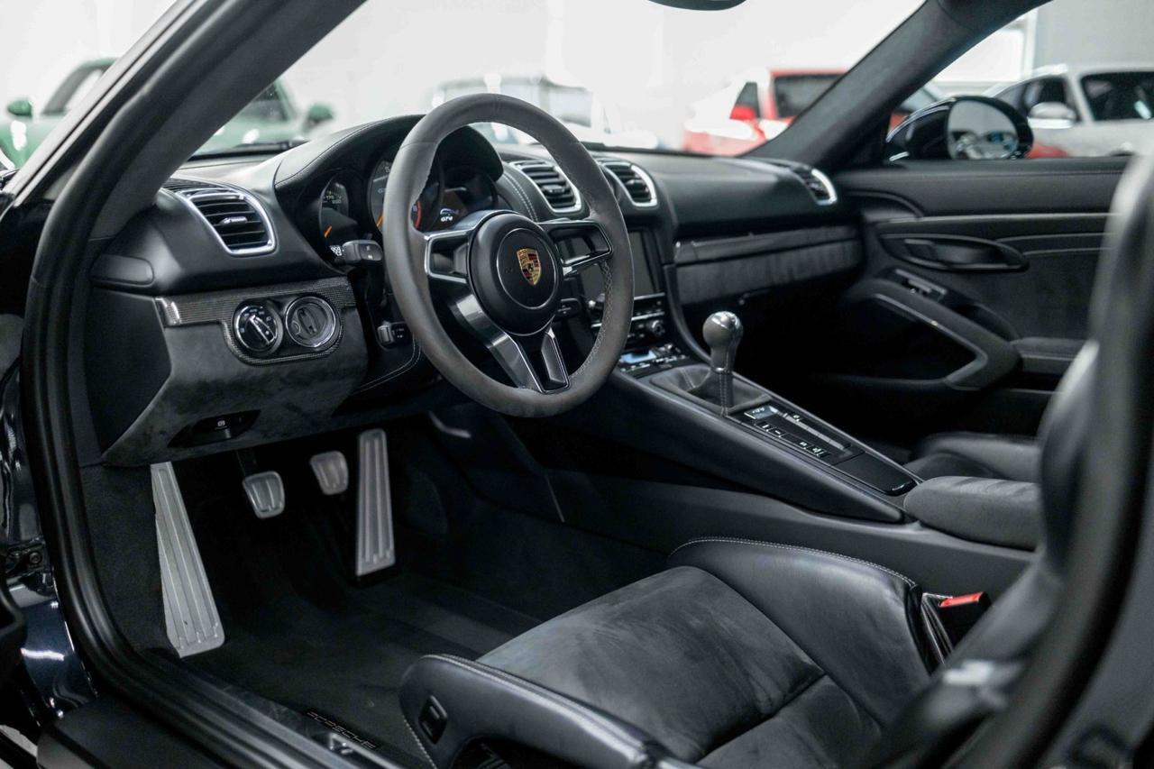 2016 Porsche Cayman GT4