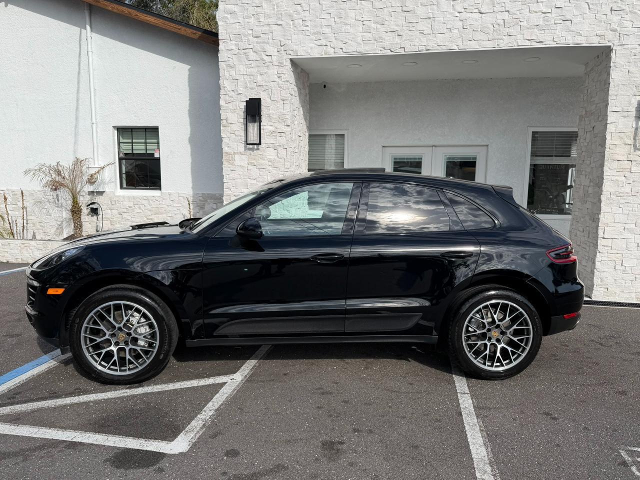 2016 Porsche Macan AWD 4dr S