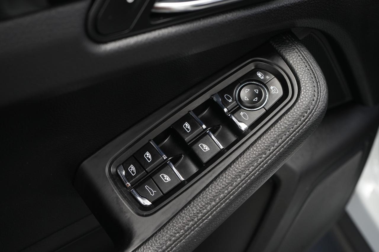 2016 Porsche Macan AWD S 1-Owner West Chester PA