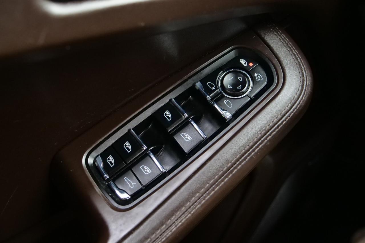 2016 Porsche Macan Turbo / AWD / Espresso Interior / Premium PKG Plus! Lincolnton NC