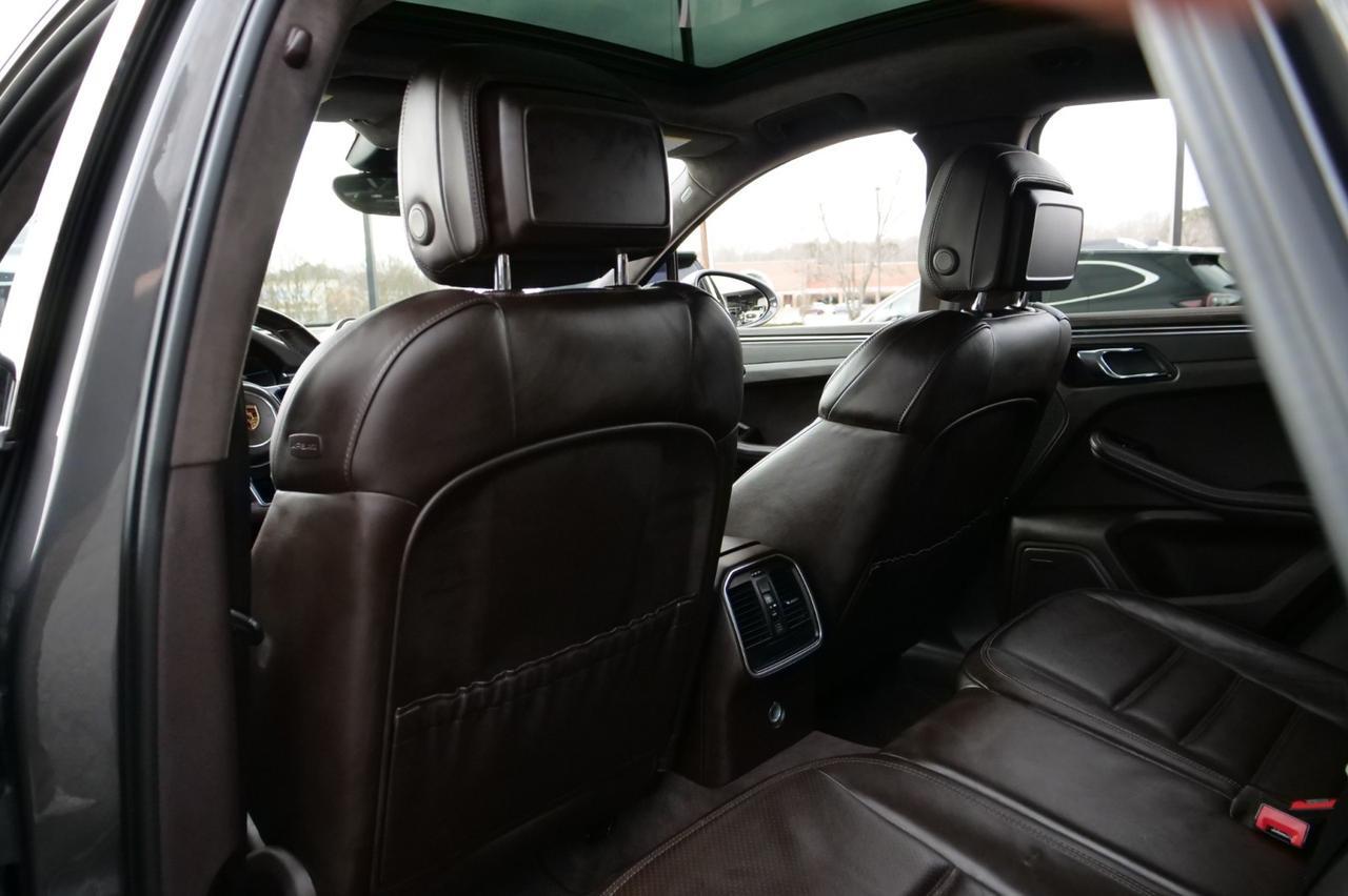 2016 Porsche Macan Turbo / AWD / Espresso Interior / Premium PKG Plus! Lincolnton NC