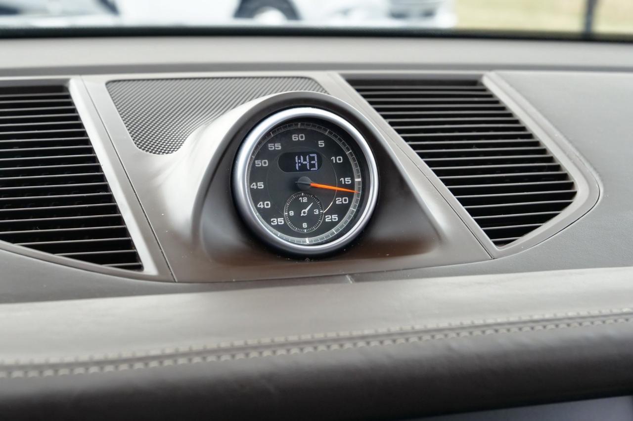 2016 Porsche Macan Turbo / AWD / Espresso Interior / Premium PKG Plus! Lincolnton NC