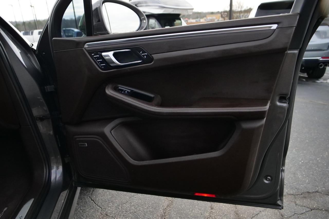 2016 Porsche Macan Turbo / AWD / Espresso Interior / Premium PKG Plus! Lincolnton NC