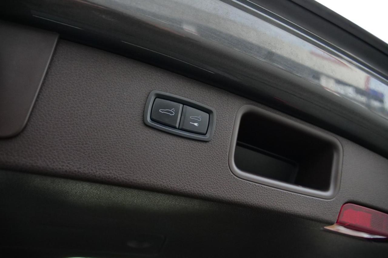 2016 Porsche Macan Turbo / AWD / Espresso Interior / Premium PKG Plus! Lincolnton NC