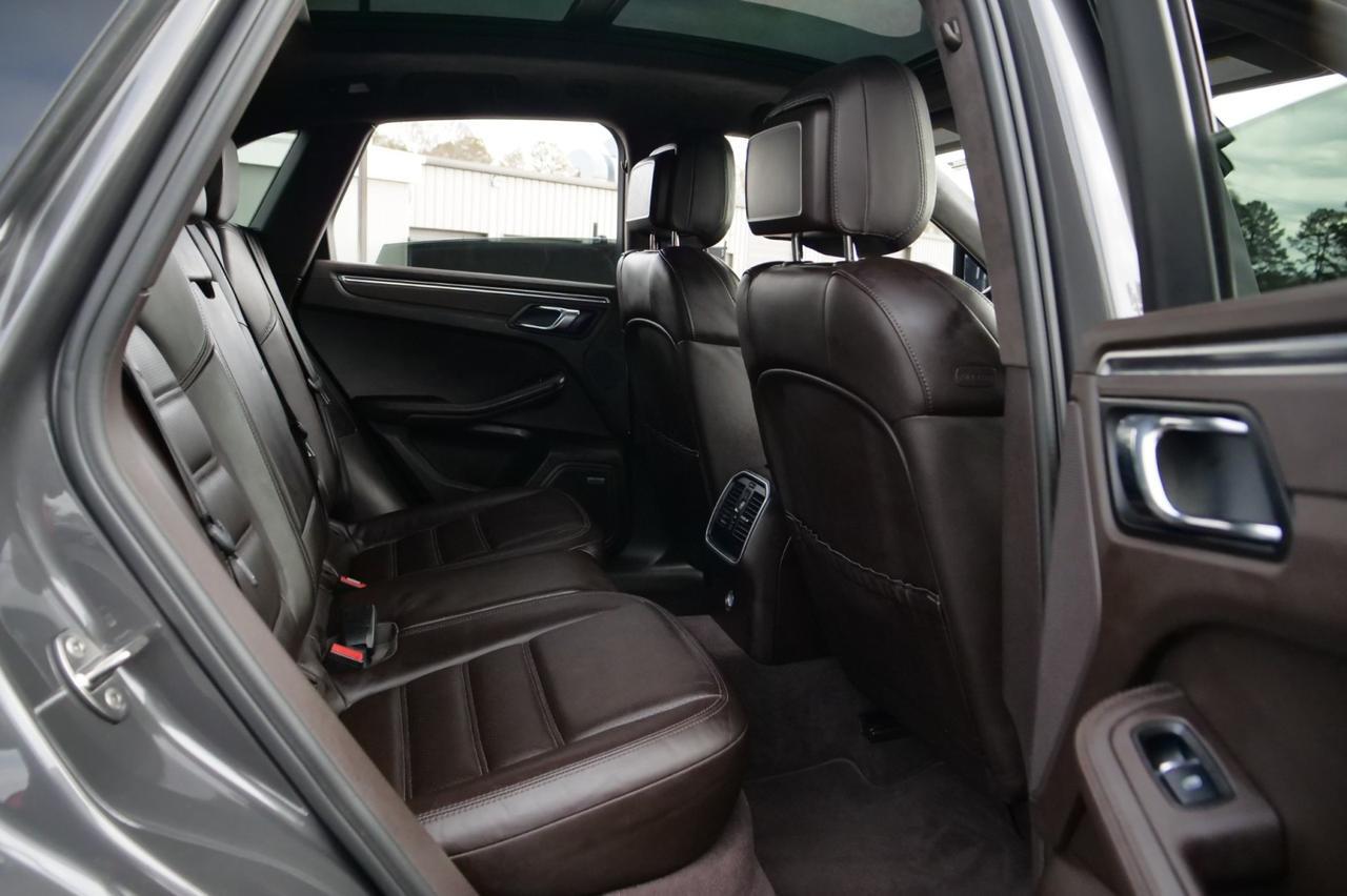 2016 Porsche Macan Turbo / AWD / Espresso Interior / Premium PKG Plus! Lincolnton NC