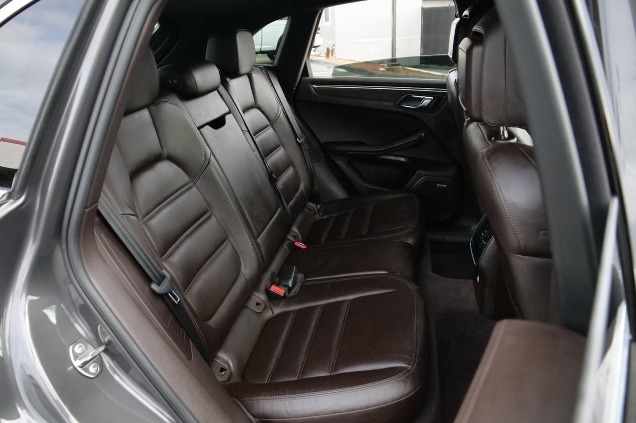 2016 Porsche Macan Turbo / AWD / Espresso Interior / Premium PKG Plus! Lincolnton NC