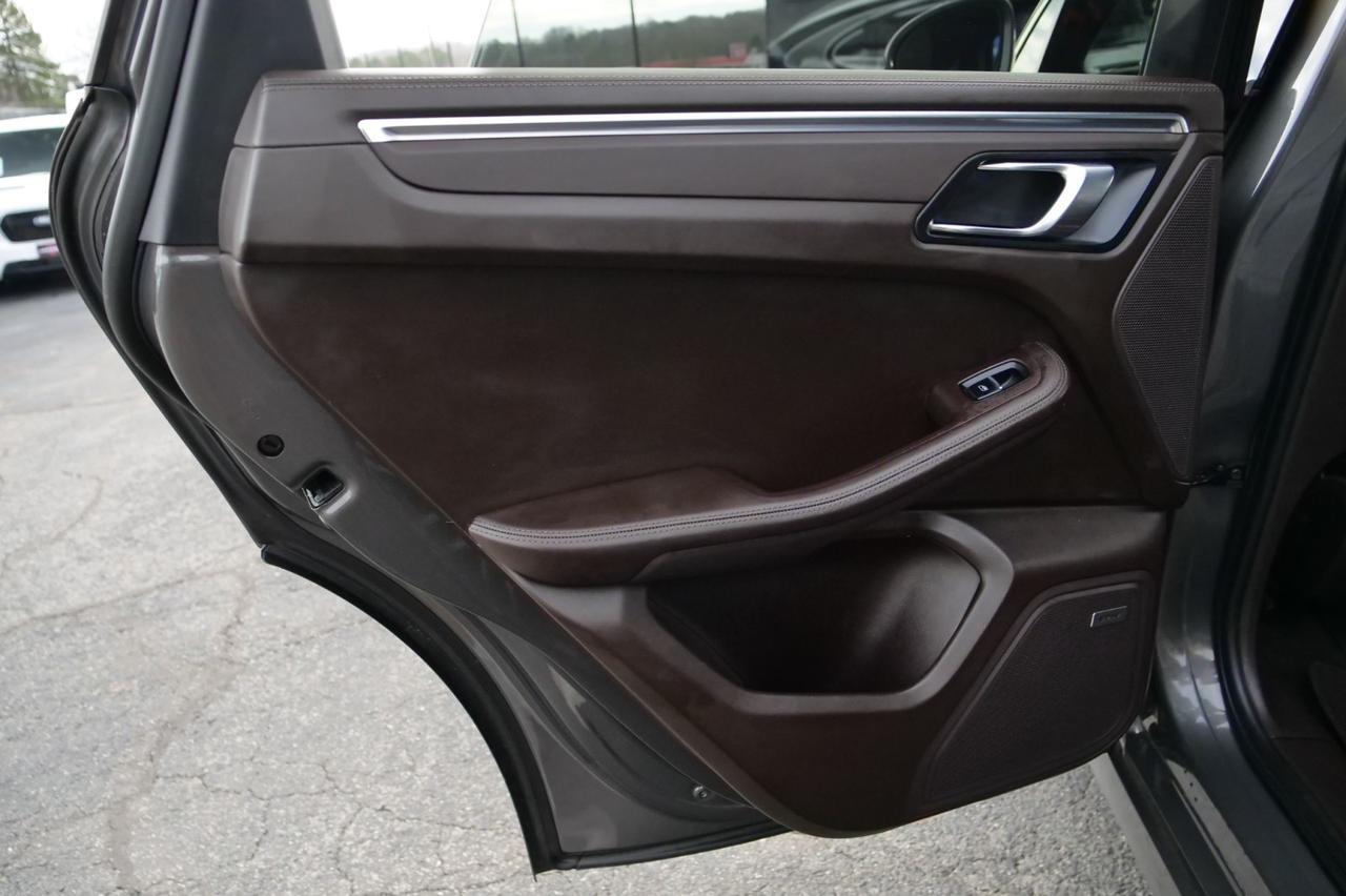 2016 Porsche Macan Turbo / AWD / Espresso Interior / Premium PKG Plus! Lincolnton NC