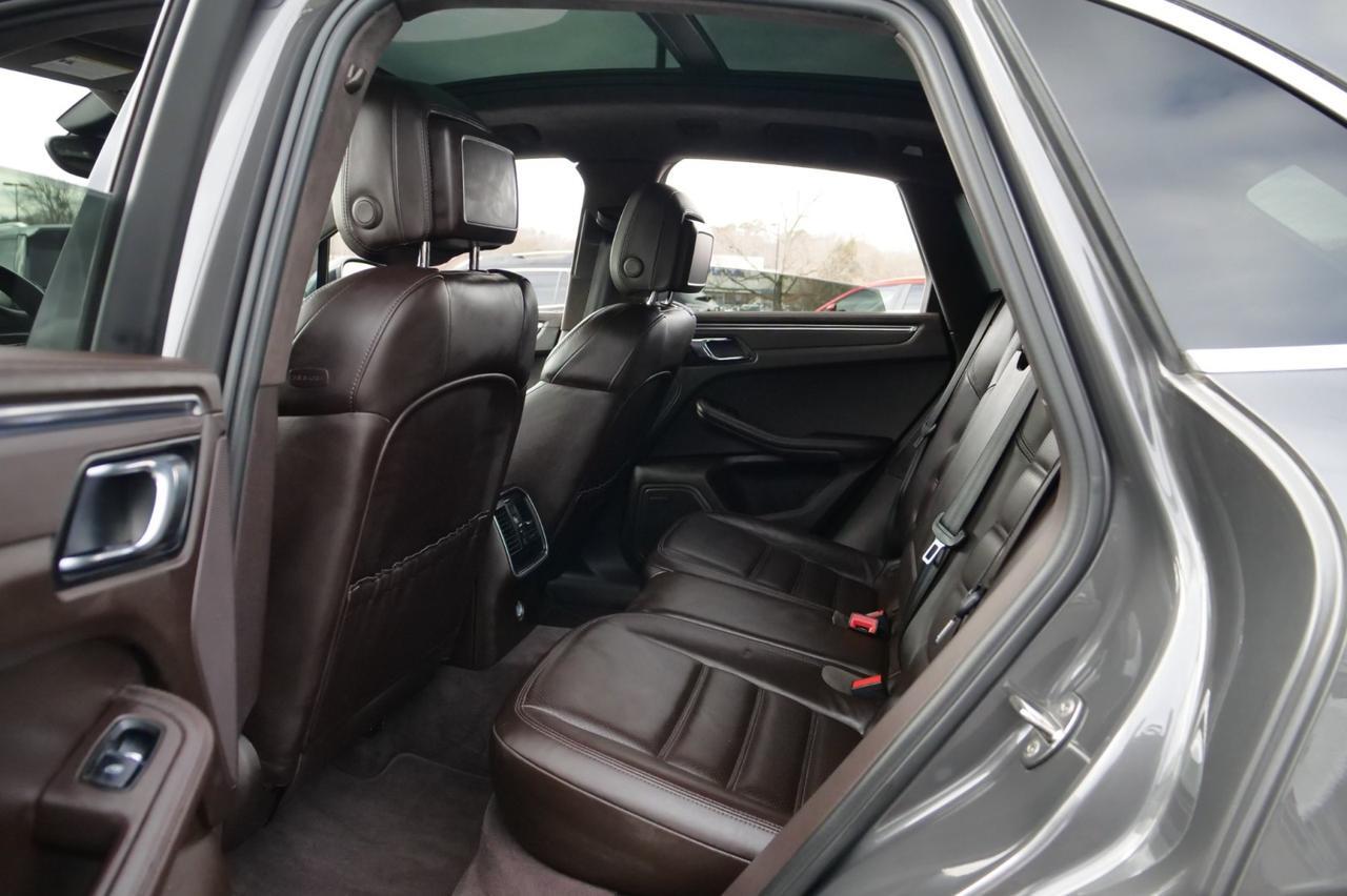 2016 Porsche Macan Turbo / AWD / Espresso Interior / Premium PKG Plus! Lincolnton NC