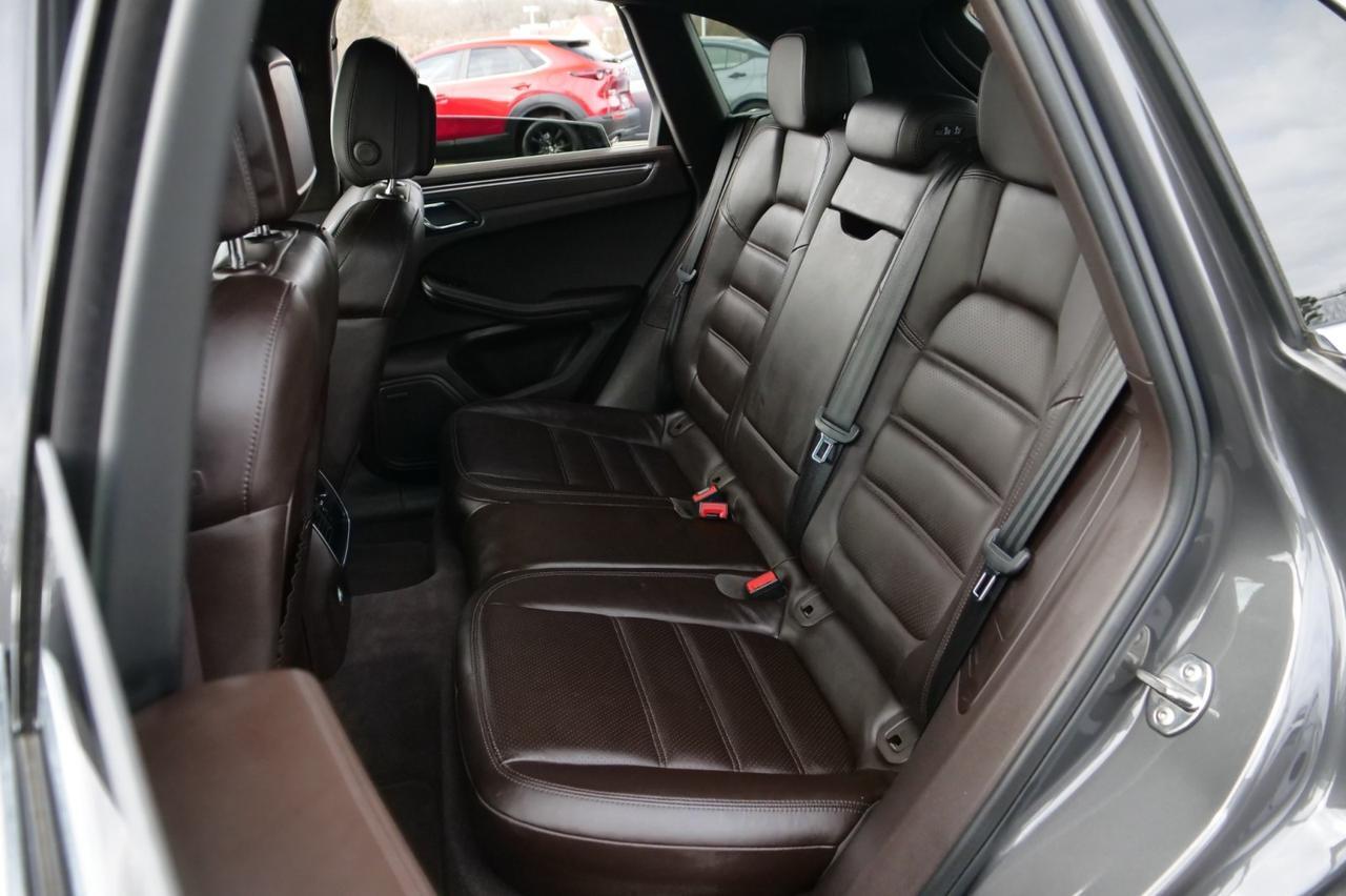 2016 Porsche Macan Turbo / AWD / Espresso Interior / Premium PKG Plus! Lincolnton NC