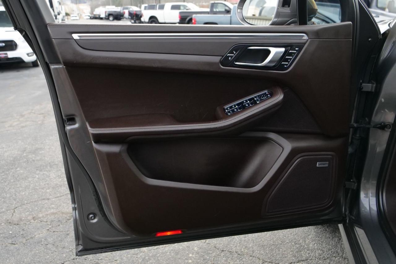 2016 Porsche Macan Turbo / AWD / Espresso Interior / Premium PKG Plus! Lincolnton NC