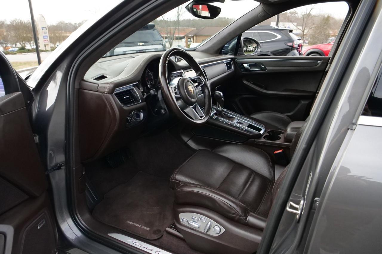 2016 Porsche Macan Turbo / AWD / Espresso Interior / Premium PKG Plus! Lincolnton NC