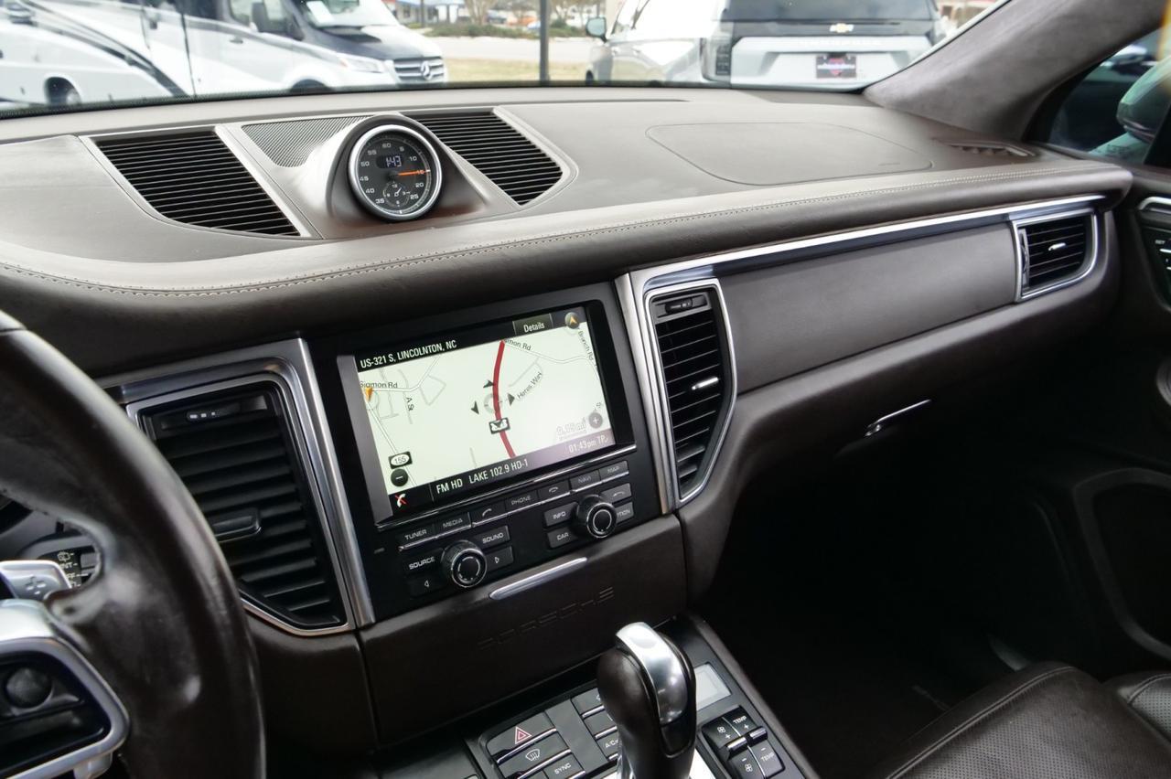 2016 Porsche Macan Turbo / AWD / Espresso Interior / Premium PKG Plus! Lincolnton NC