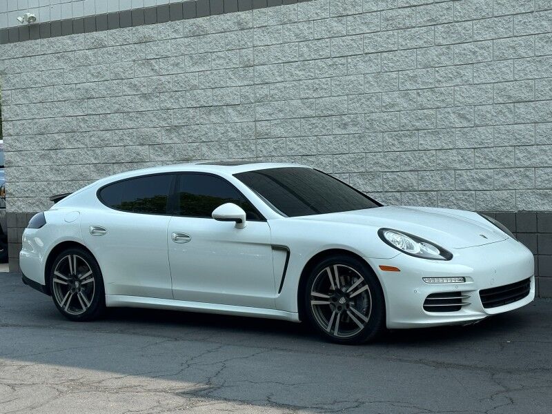 2016 Porsche Panamera 4 Edition
