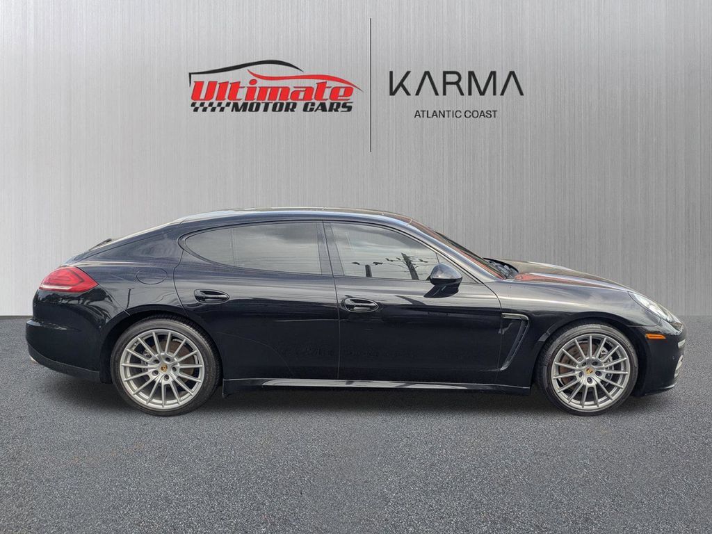 2016 Porsche Panamera 4