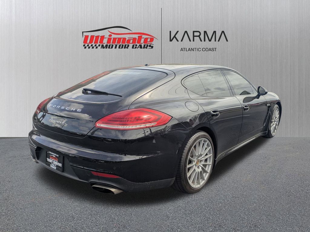 2016 Porsche Panamera 4