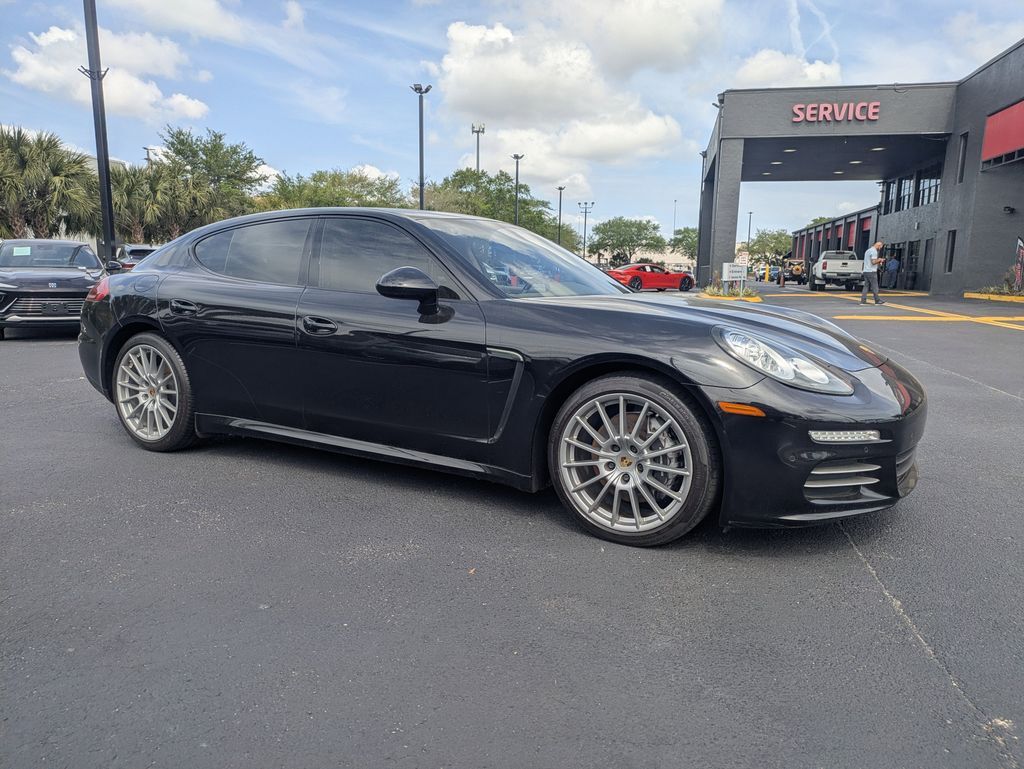 2016 Porsche Panamera 4