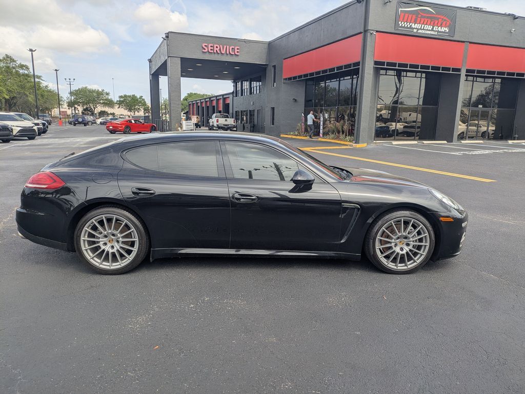 2016 Porsche Panamera 4