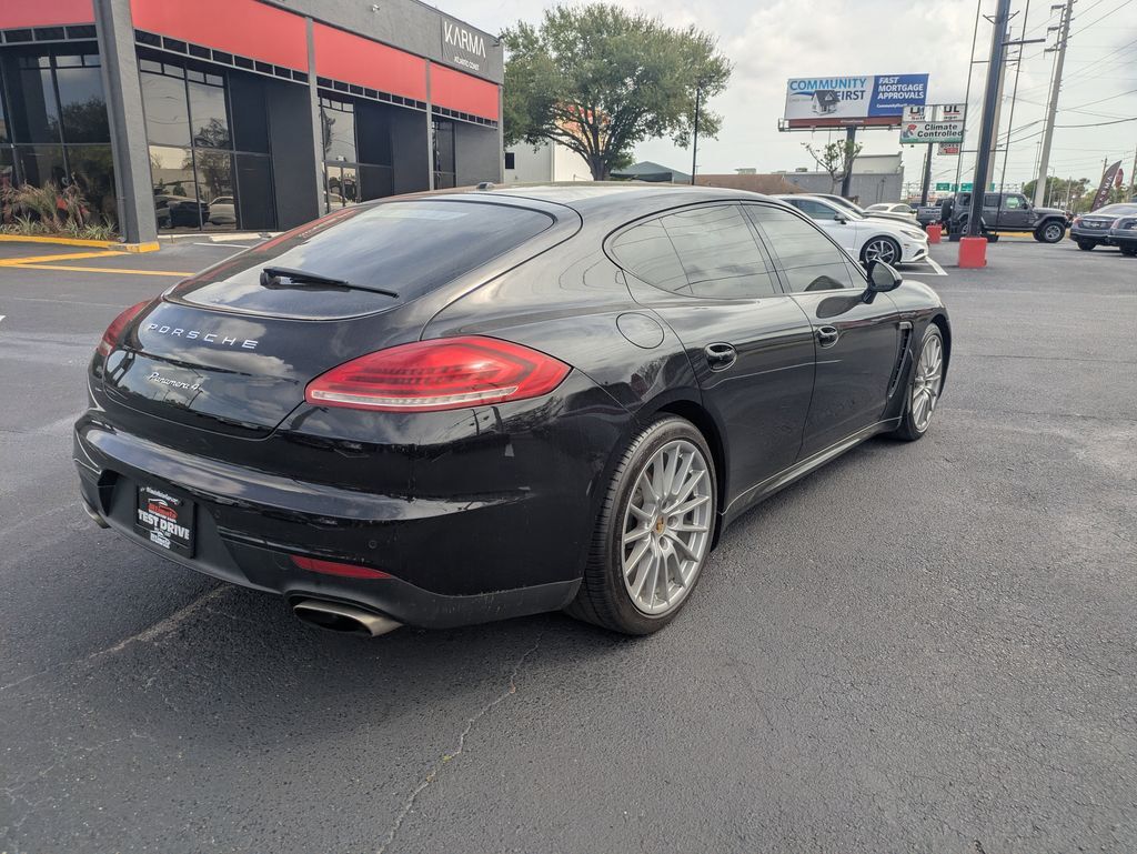 2016 Porsche Panamera 4