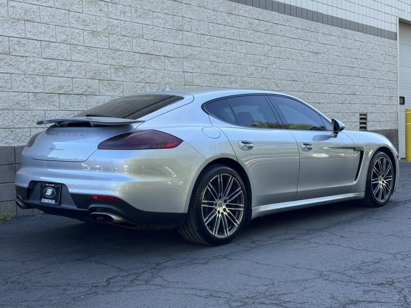 2016 Porsche Panamera Edition