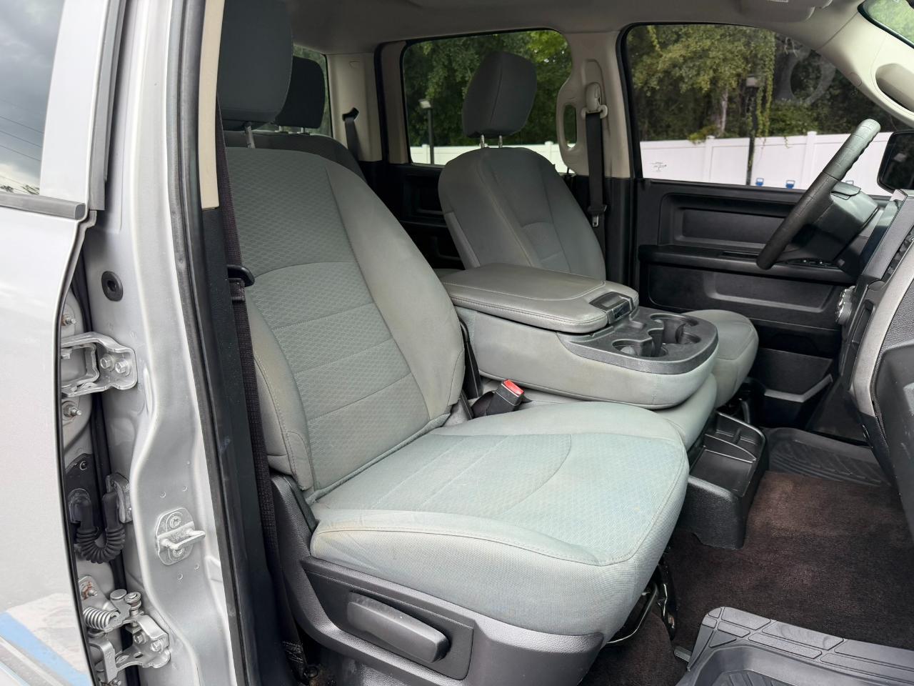 2016 RAM 1500 4WD Crew Cab 140.5" Express Jacksonville FL