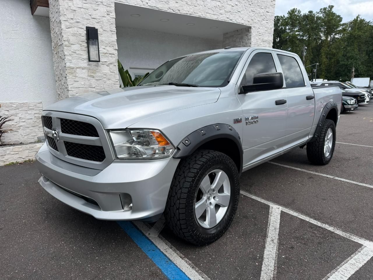 2016 RAM 1500 4WD Crew Cab 140.5" Express