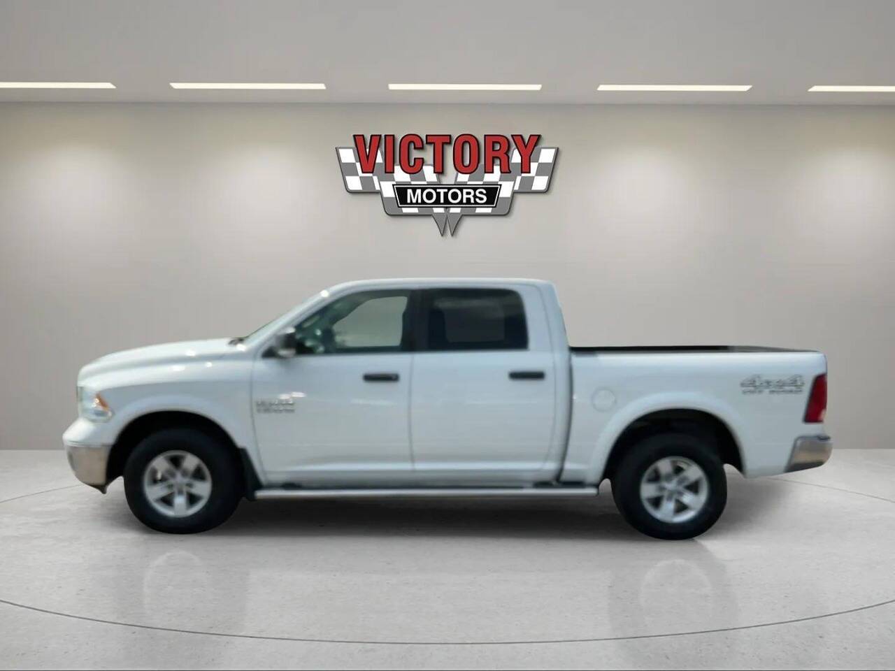 2016 RAM 1500 Outdoorsman 4x4 4dr Crew Cab 5.5 ft. SB Pickup Chesterfield MI