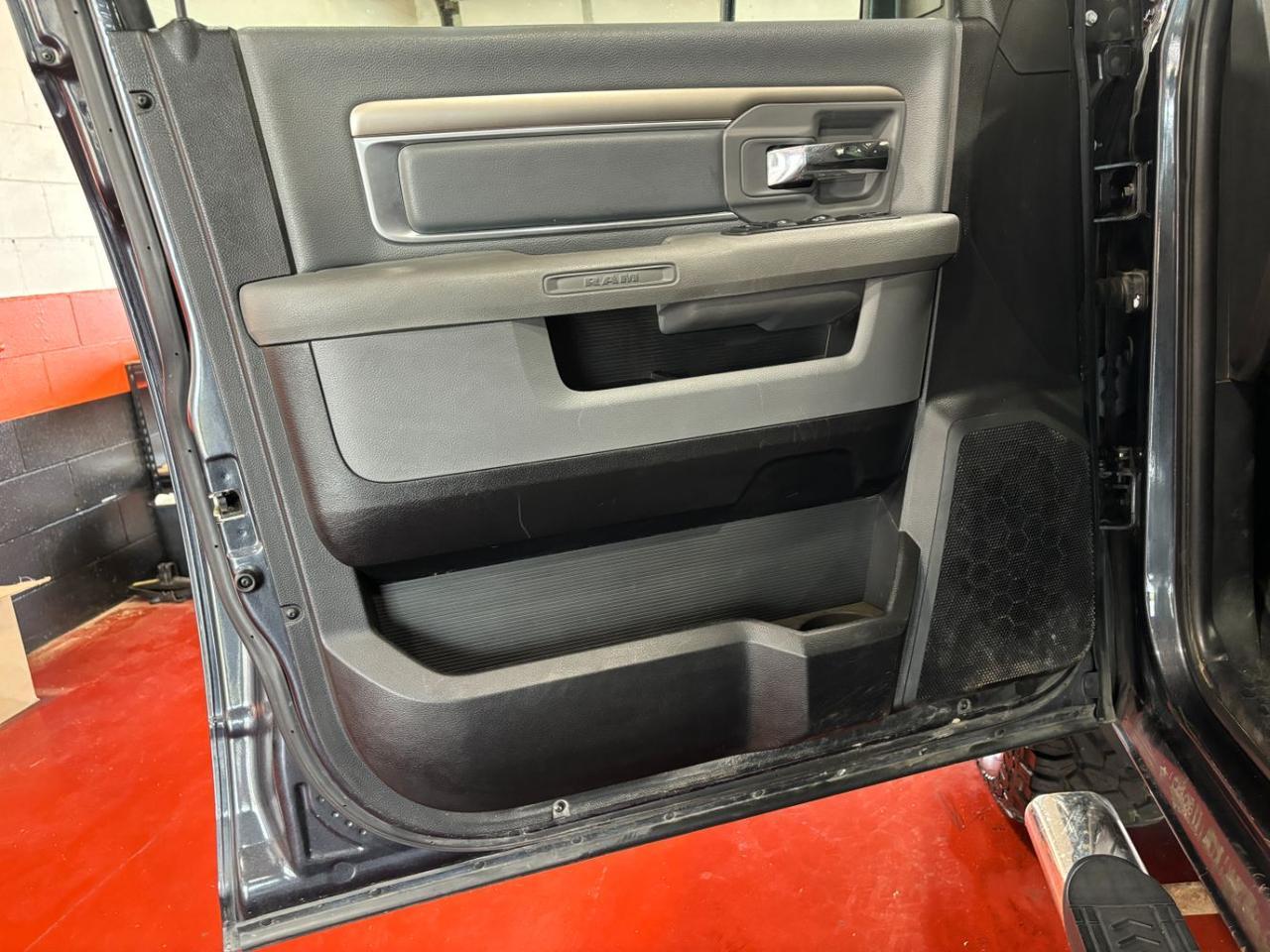 2016 RAM 1500 Quad Cab SLT 4WD Franklin OH