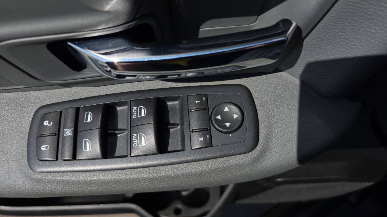 2016 RAM 1500 SLT 4x4 4dr Quad Cab 6.3 ft. SB Pickup Chesterfield MI