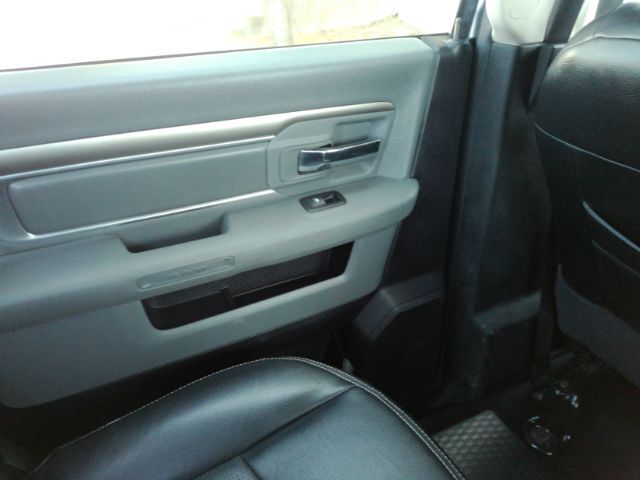 2016 RAM 1500 SLT Crew Cab SWB 4WD Plano TX