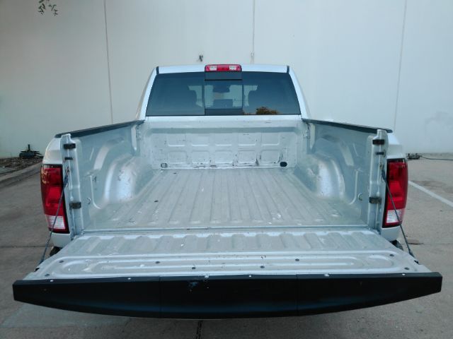 2016 RAM 1500 SLT Crew Cab SWB 4WD Plano TX