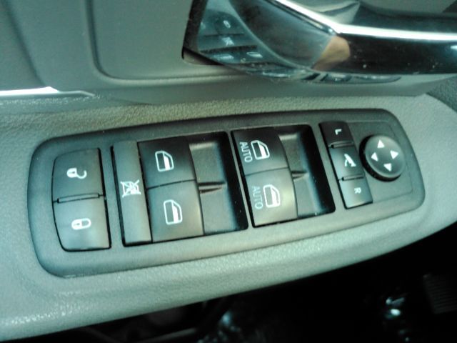 2016 RAM 1500 SLT Crew Cab SWB 4WD Plano TX