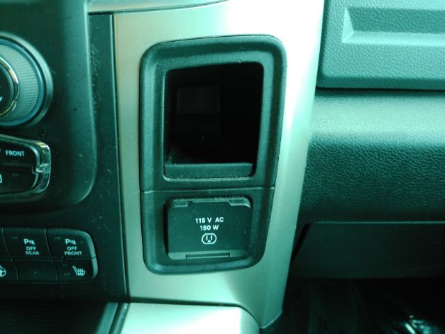 2016 RAM 1500 SLT Crew Cab SWB 4WD Plano TX