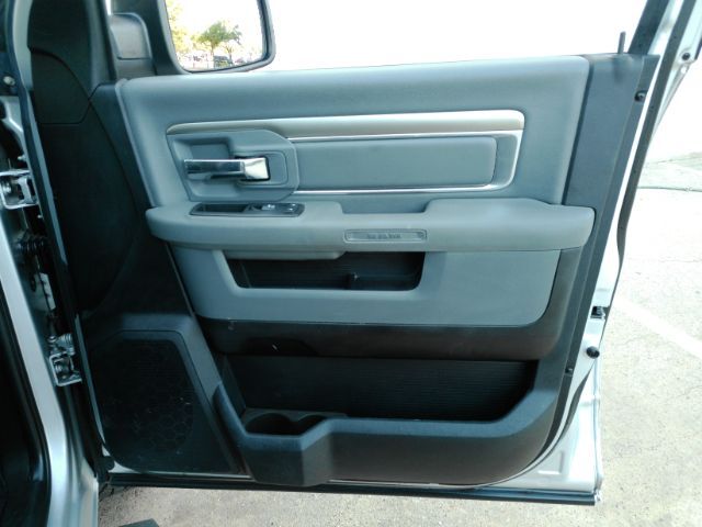 2016 RAM 1500 SLT Crew Cab SWB 4WD Plano TX