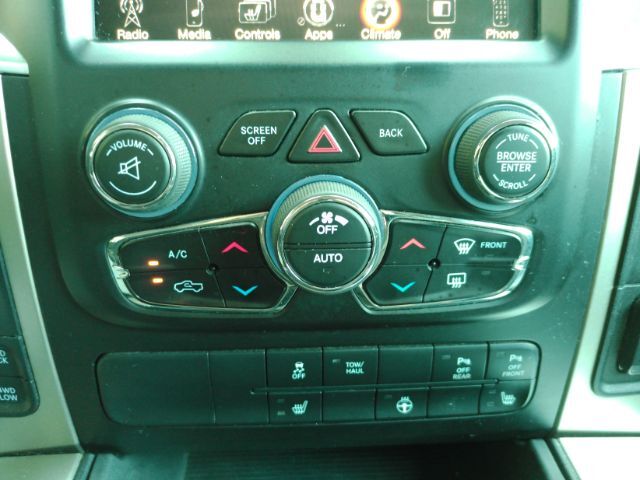 2016 RAM 1500 SLT Crew Cab SWB 4WD Plano TX