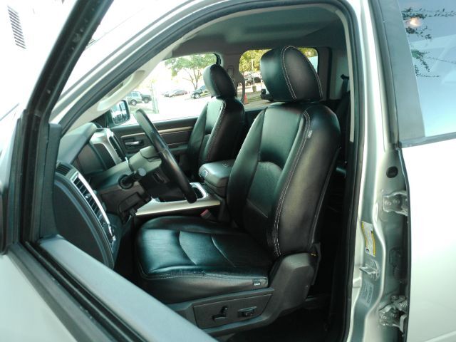 2016 RAM 1500 SLT Crew Cab SWB 4WD Plano TX