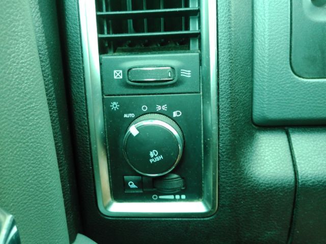 2016 RAM 1500 SLT Crew Cab SWB 4WD Plano TX