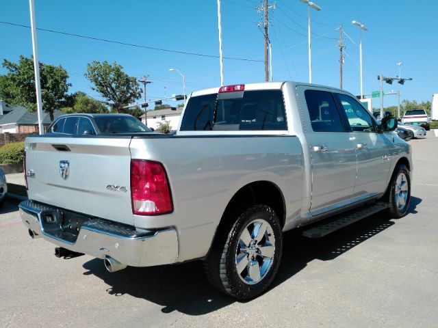 2016 RAM 1500 SLT Crew Cab SWB 4WD Plano TX