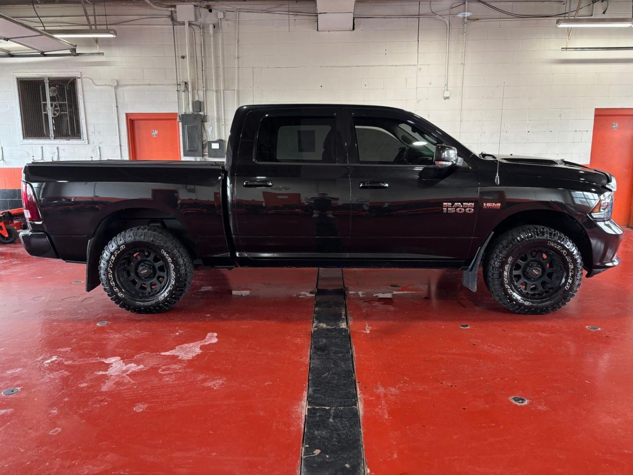 2016 RAM 1500 Sport Crew Cab SWB 4WD
