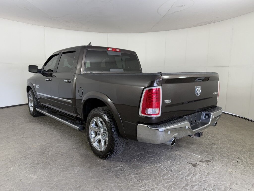 2016 Ram 1500 4WD Crew Cab Laramie 5.7l Hemi w/Sunroof/Navigation Maumee OH