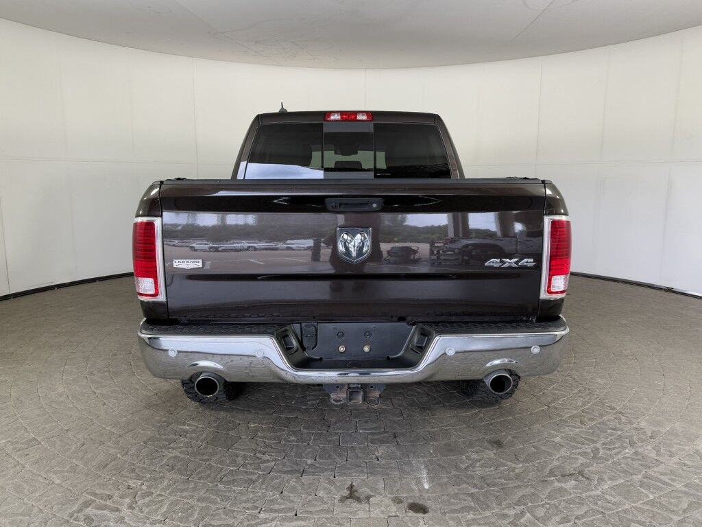 2016 Ram 1500 4WD Crew Cab Laramie 5.7l Hemi w/Sunroof/Navigation Maumee OH