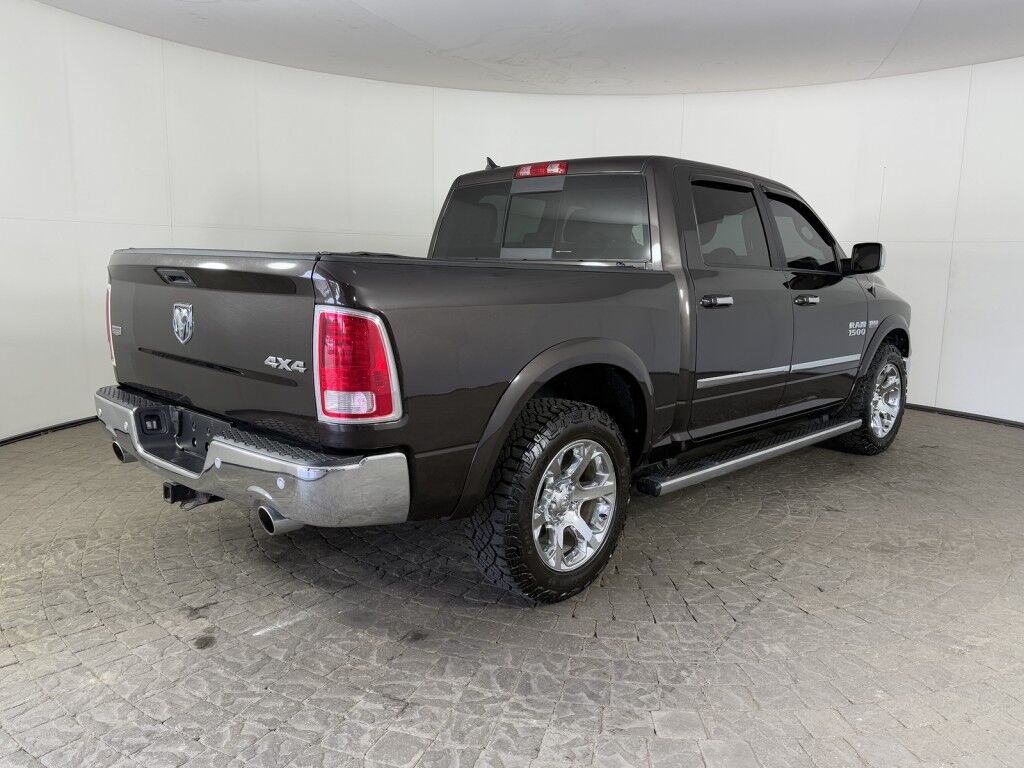 2016 Ram 1500 4WD Crew Cab Laramie 5.7l Hemi w/Sunroof/Navigation Maumee OH