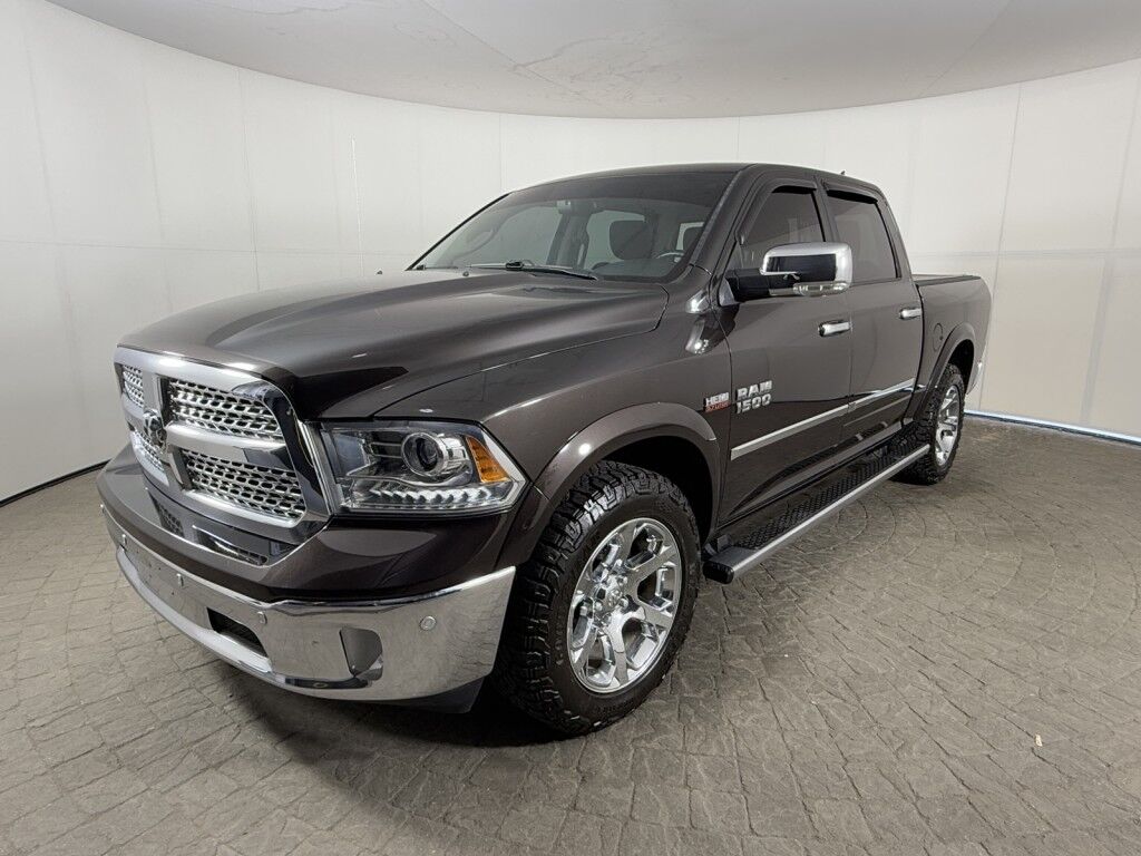 2016 Ram 1500 4WD Crew Cab Laramie 5.7l Hemi w/Sunroof/Navigation Maumee OH