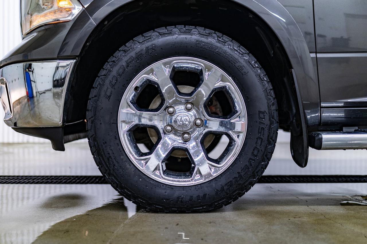 2016 Ram 1500 4x4 Crew Cab Laramie EcoDiesel Leather Roof Nav Red Deer AB