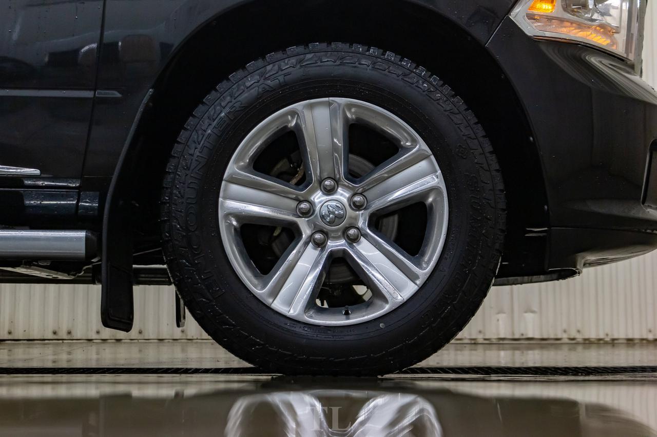 2016 Ram 1500 4x4 Crew Cab Limited EcoDiesel Leather Roof Nav Red Deer AB