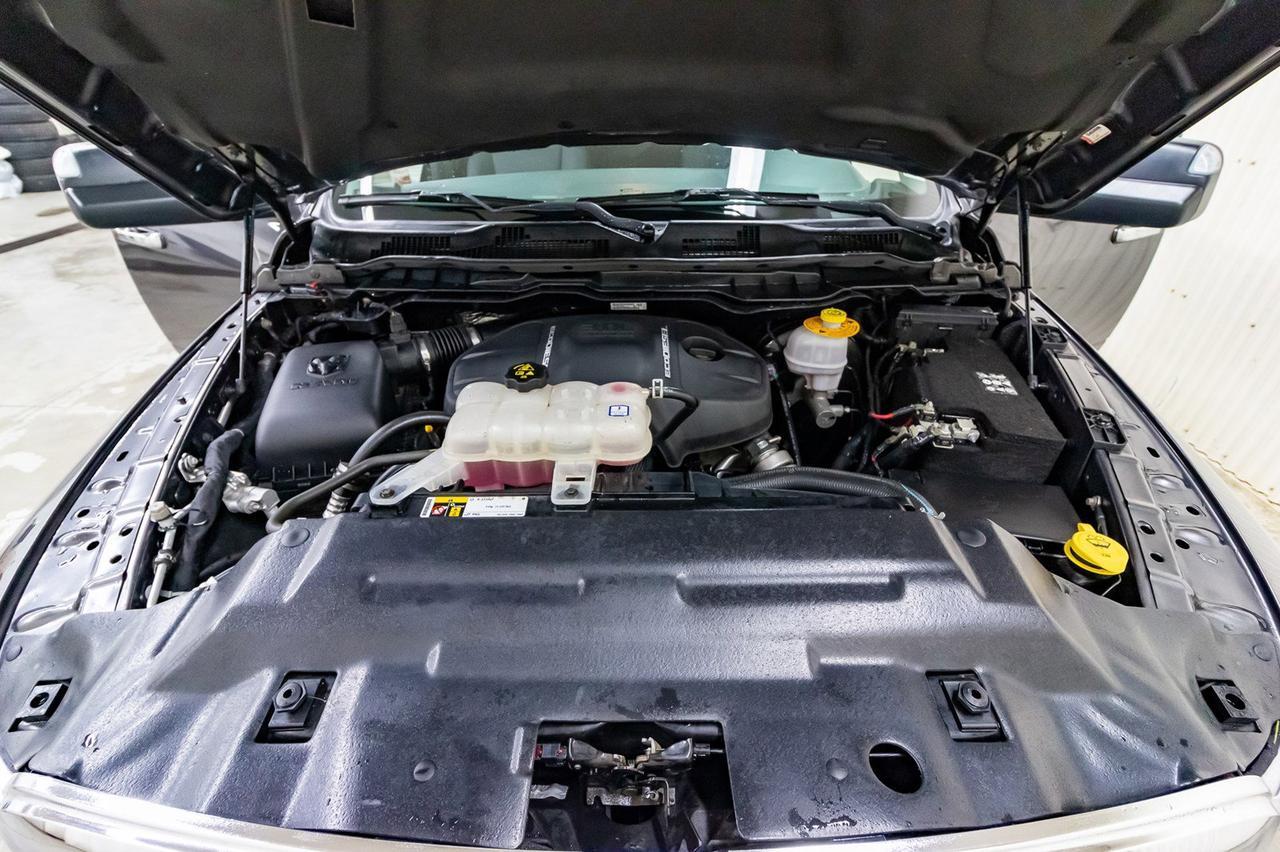 2016 Ram 1500 4x4 Crew Cab SLT EcoDiesel BCam Red Deer AB