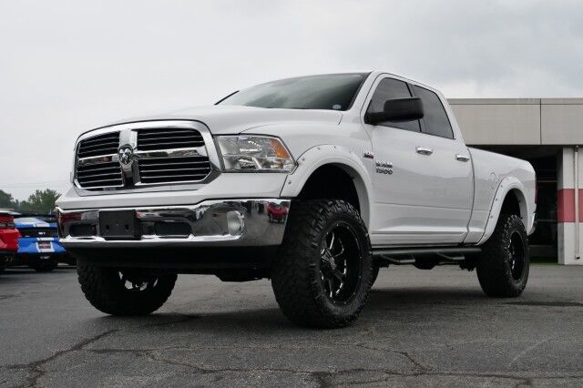 2016 Ram 1500 Big Horn 4X4 / 5.7L Hemi V8 / Wheels & Tires Upgrade! High Point NC